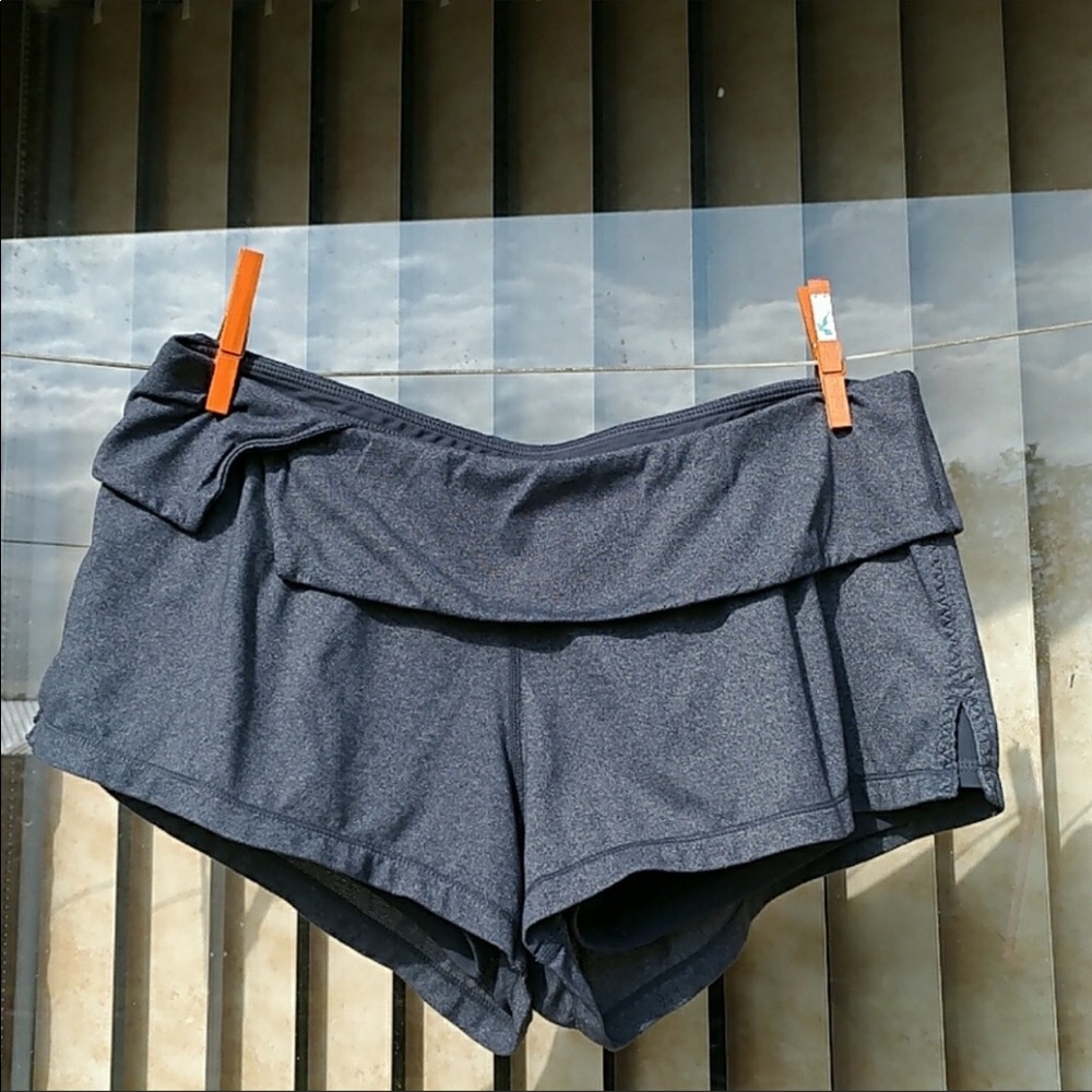Lululemon Running shorts sz 6 gray